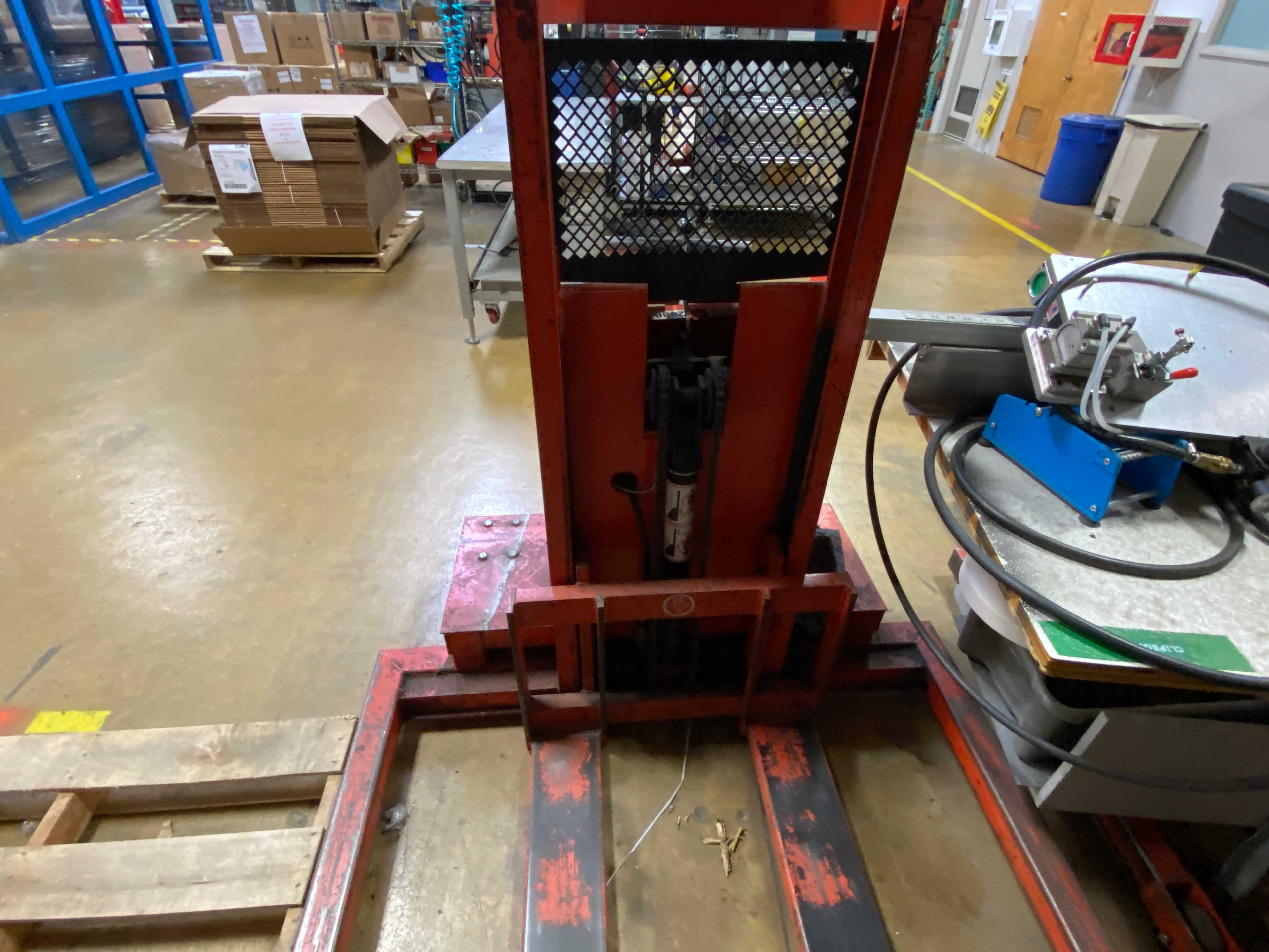 PRESTO LIFTS LIFT - FORKLIFTS