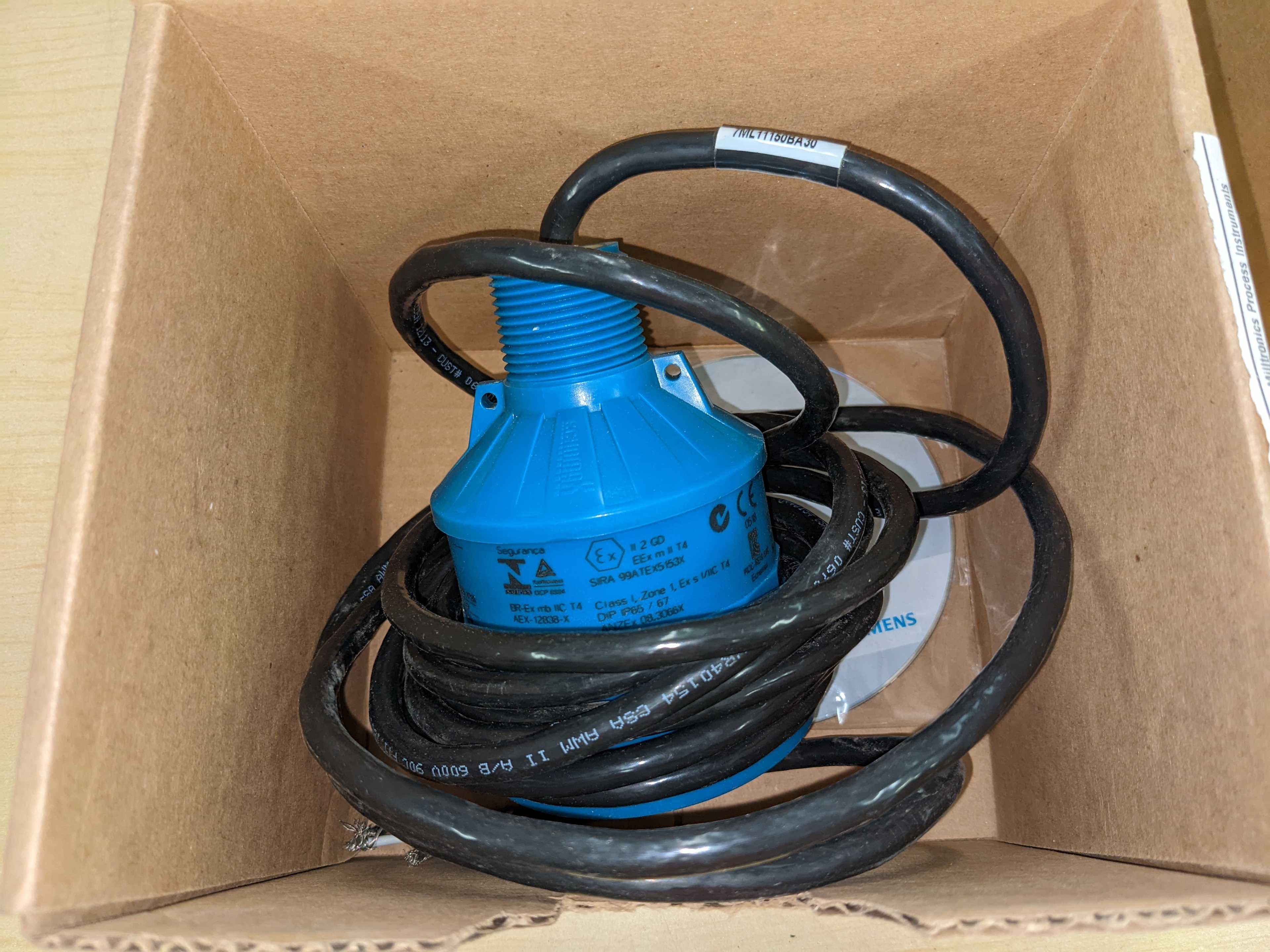 LOT OF TWO TRANSDUCERS - INSTRUMENTATION