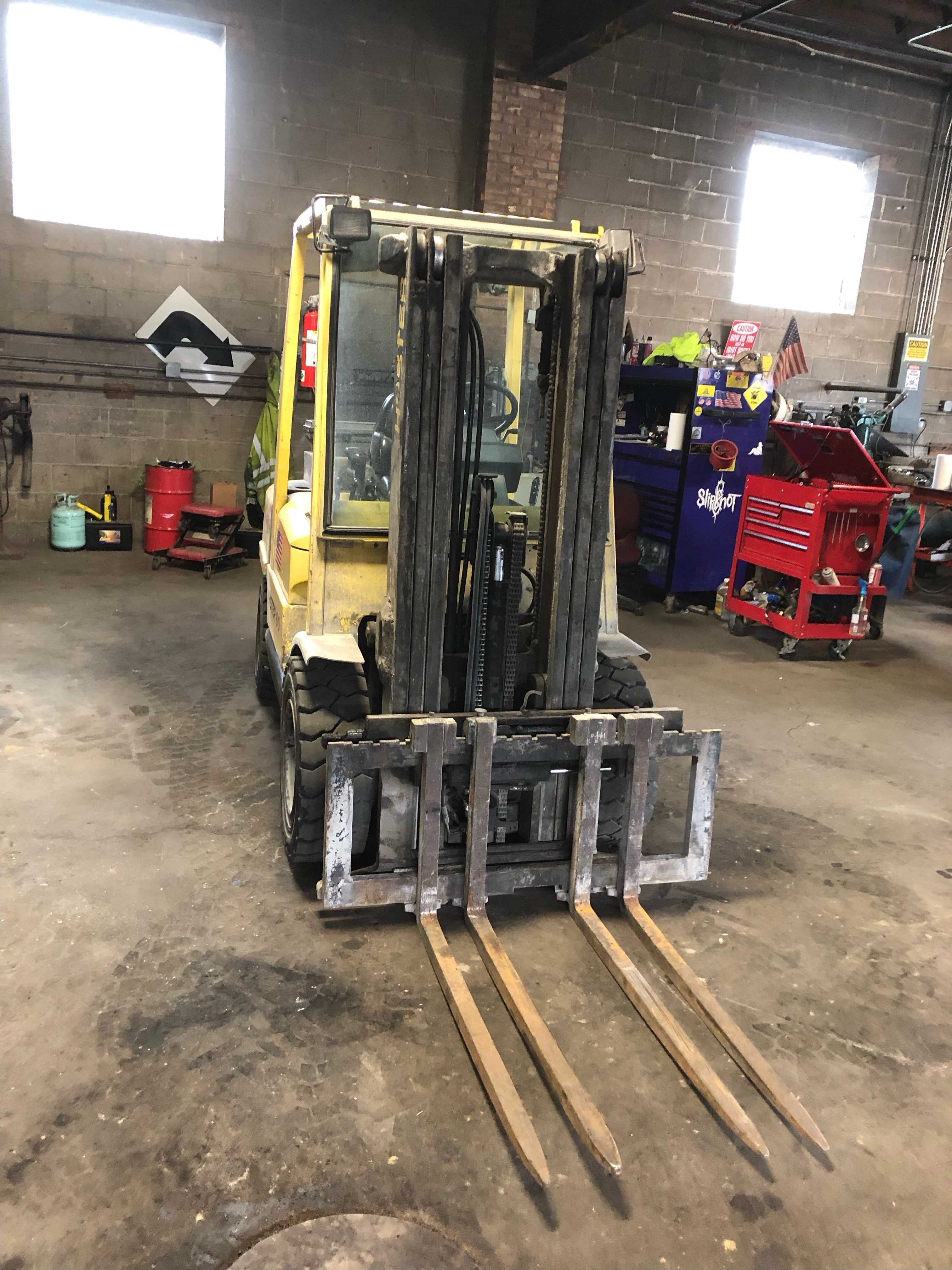 2002 HYSTER H60XM COUNTERBALANCE FORKLIFT - SIT-DOWN FORKLIFTS
