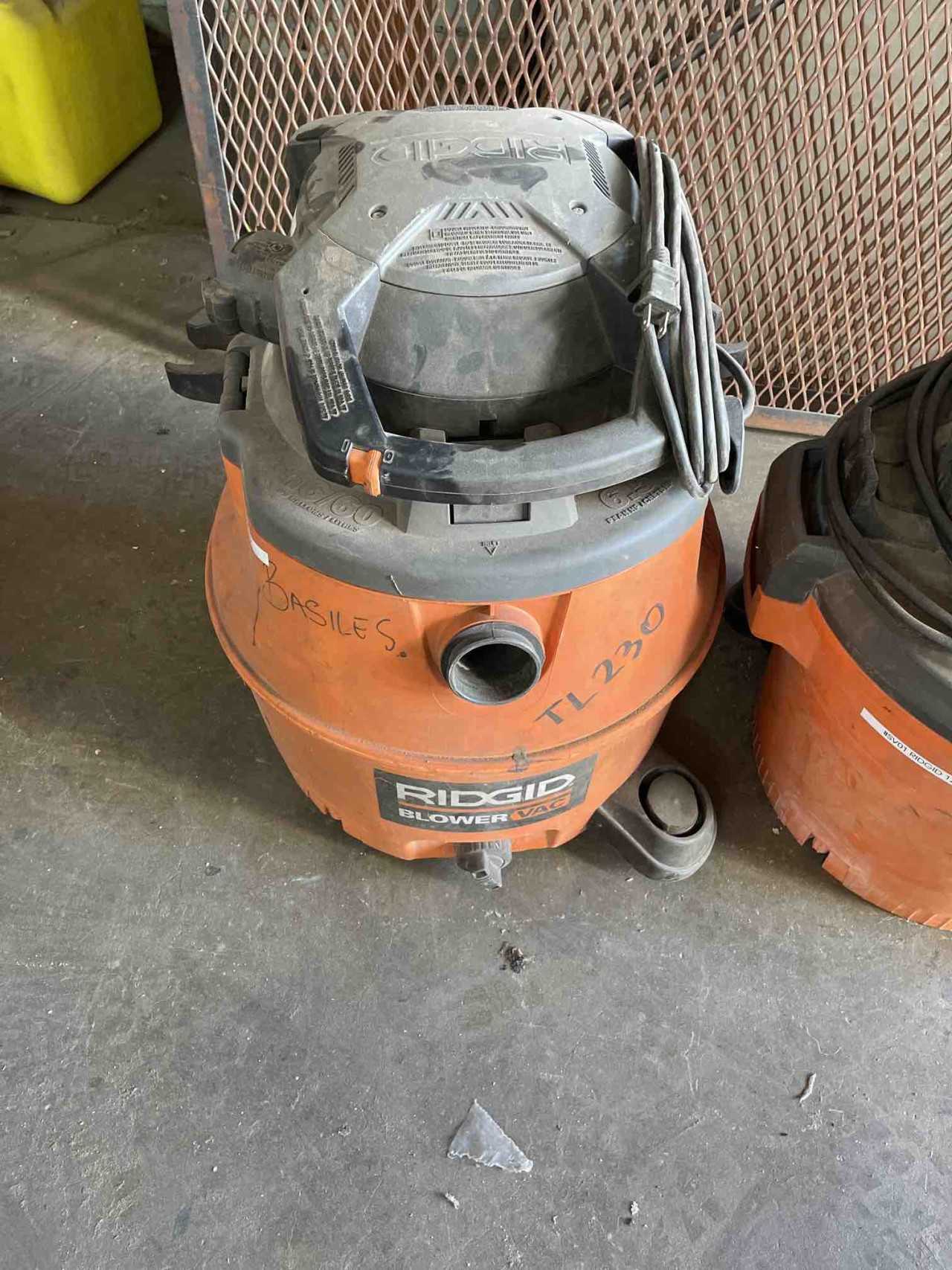 Lot of 2 Ridgid Shop Vacuum 12 gallon - MATERIAL HANDLING Lot of 2 Ridgid Shop Vacuum 12 gallon - MATERIAL HANDLING