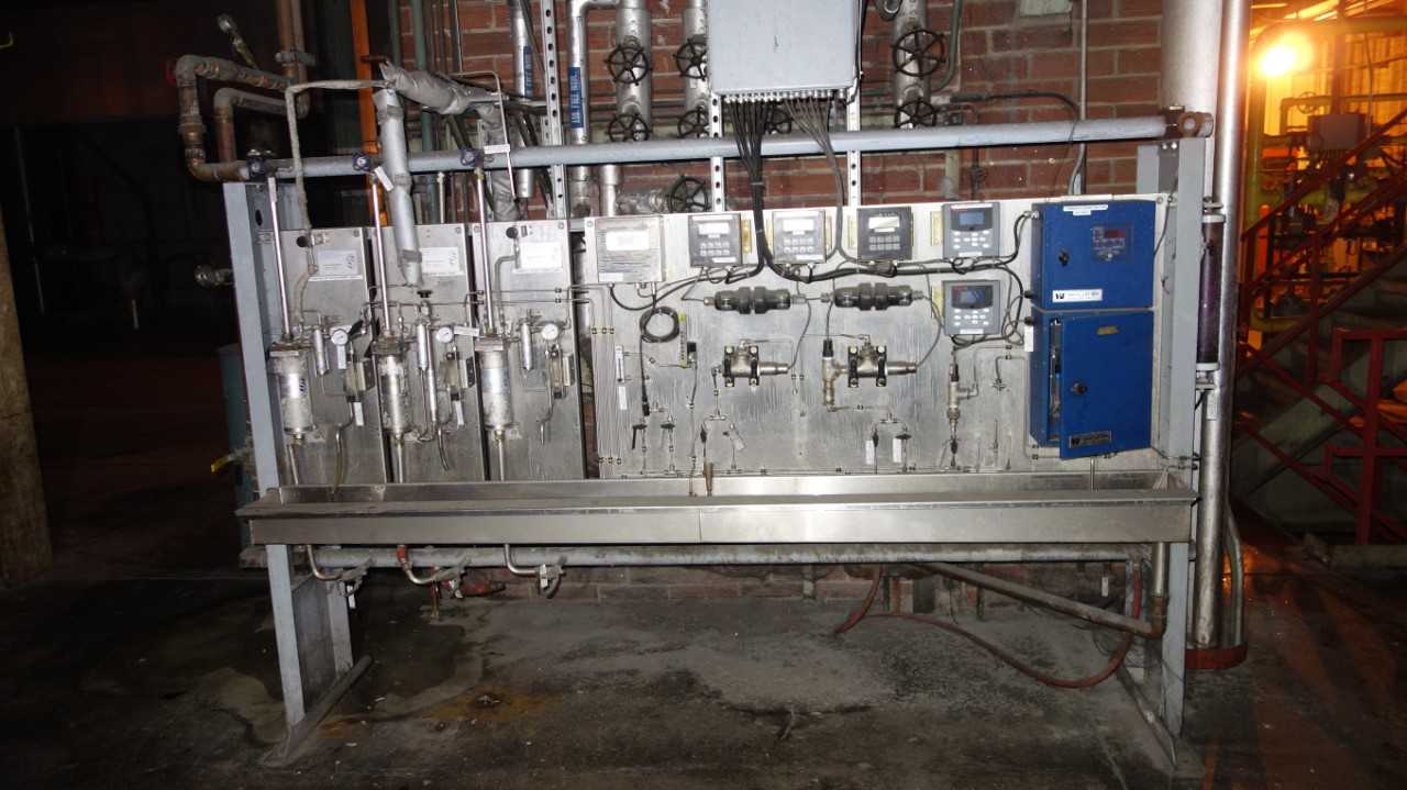 WALL OF ASSORTED INSTRUMENTATION METER - INSTRUMENTATION