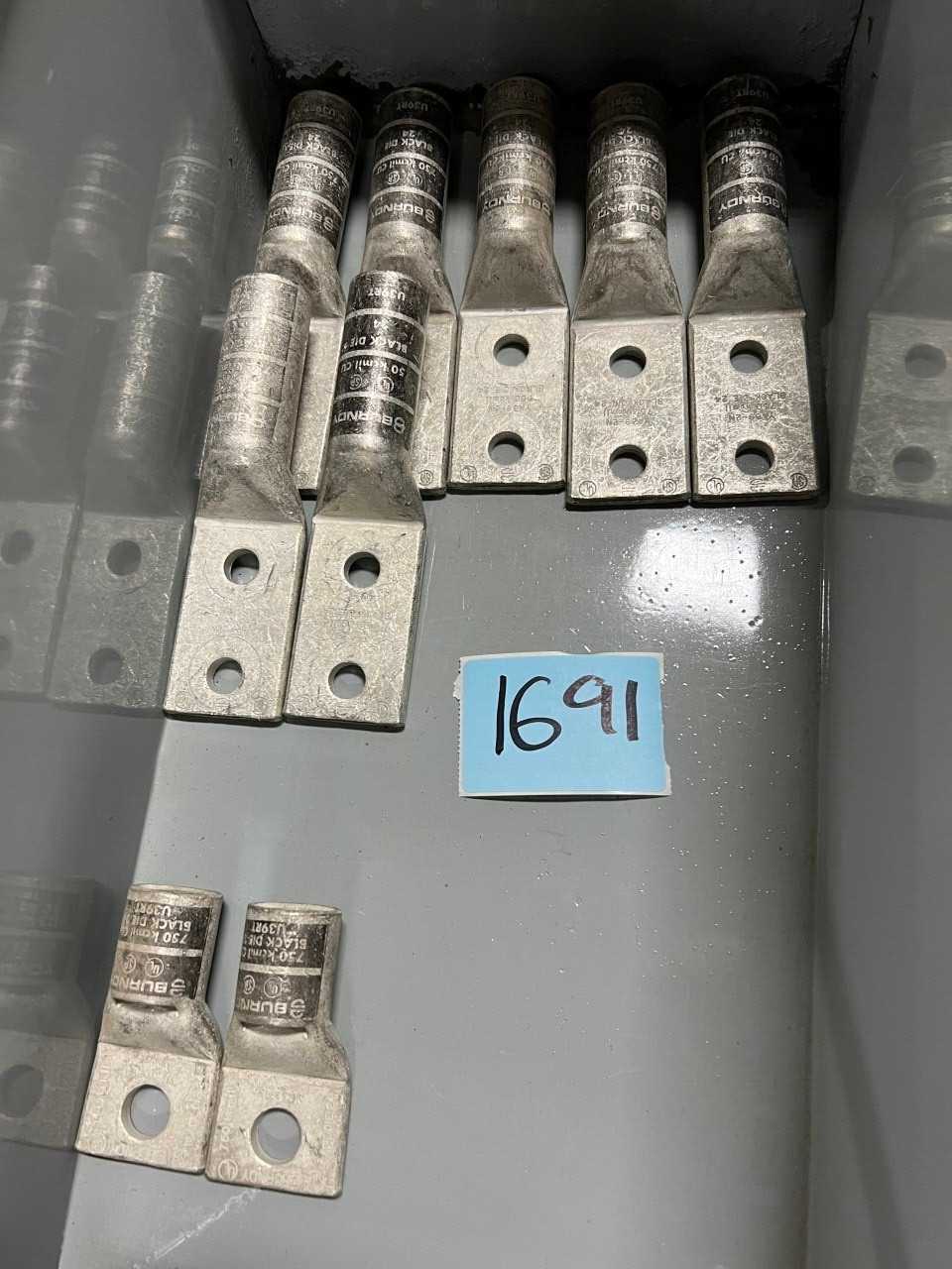 WIRE LUG - ELECTRICAL COMPONENTS