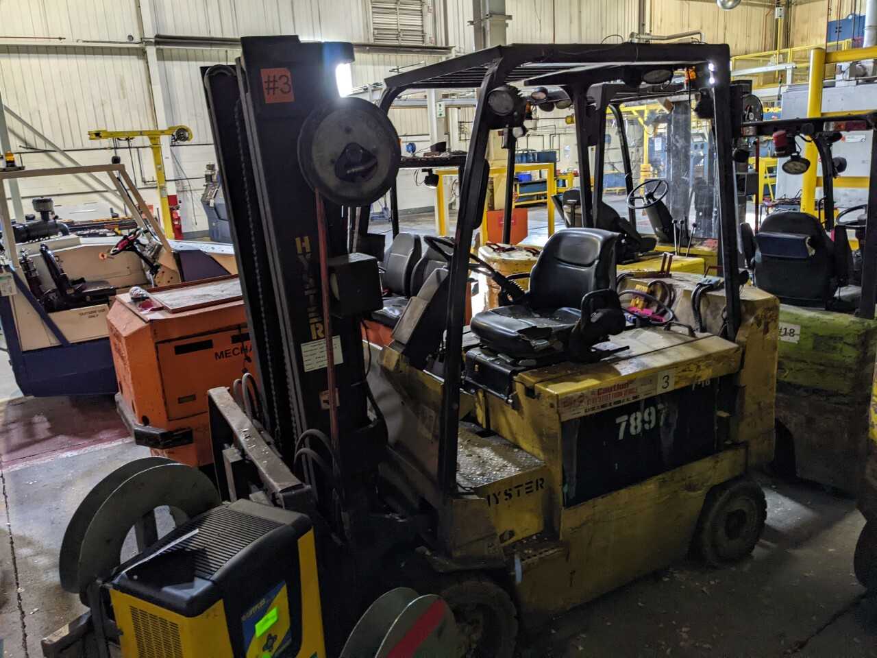 2006 HYSTER E100ZS10,000-LB. CAPACITY, ELECTRIC FORKLIFT W/ OVERHEAD GUARD, SOLID TIRES, SIDE SHIFT, 134" MAX. LIFT HEIGHT, FFL-3 FORK POSITIONER 2 STAGE, - FORKLIFTS