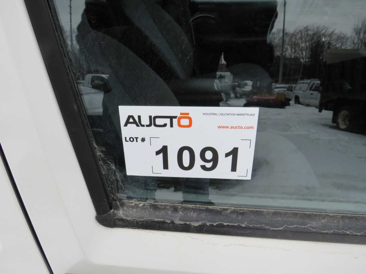 1999 JEEP CHEROKEE 4-DOOR - BUSES