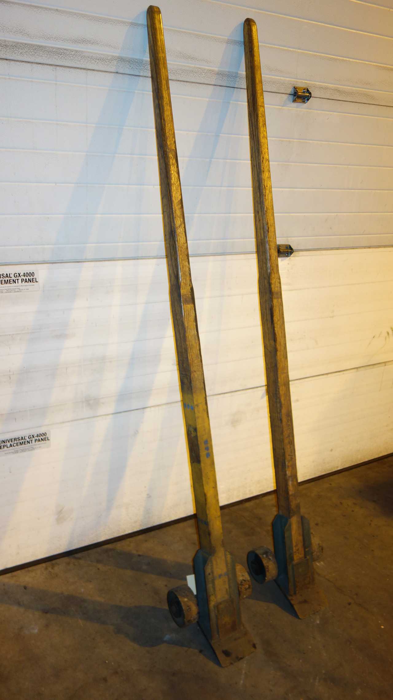 LOT OF 2 CABLE PULLERS - ELECTRIC POWER TOOLS