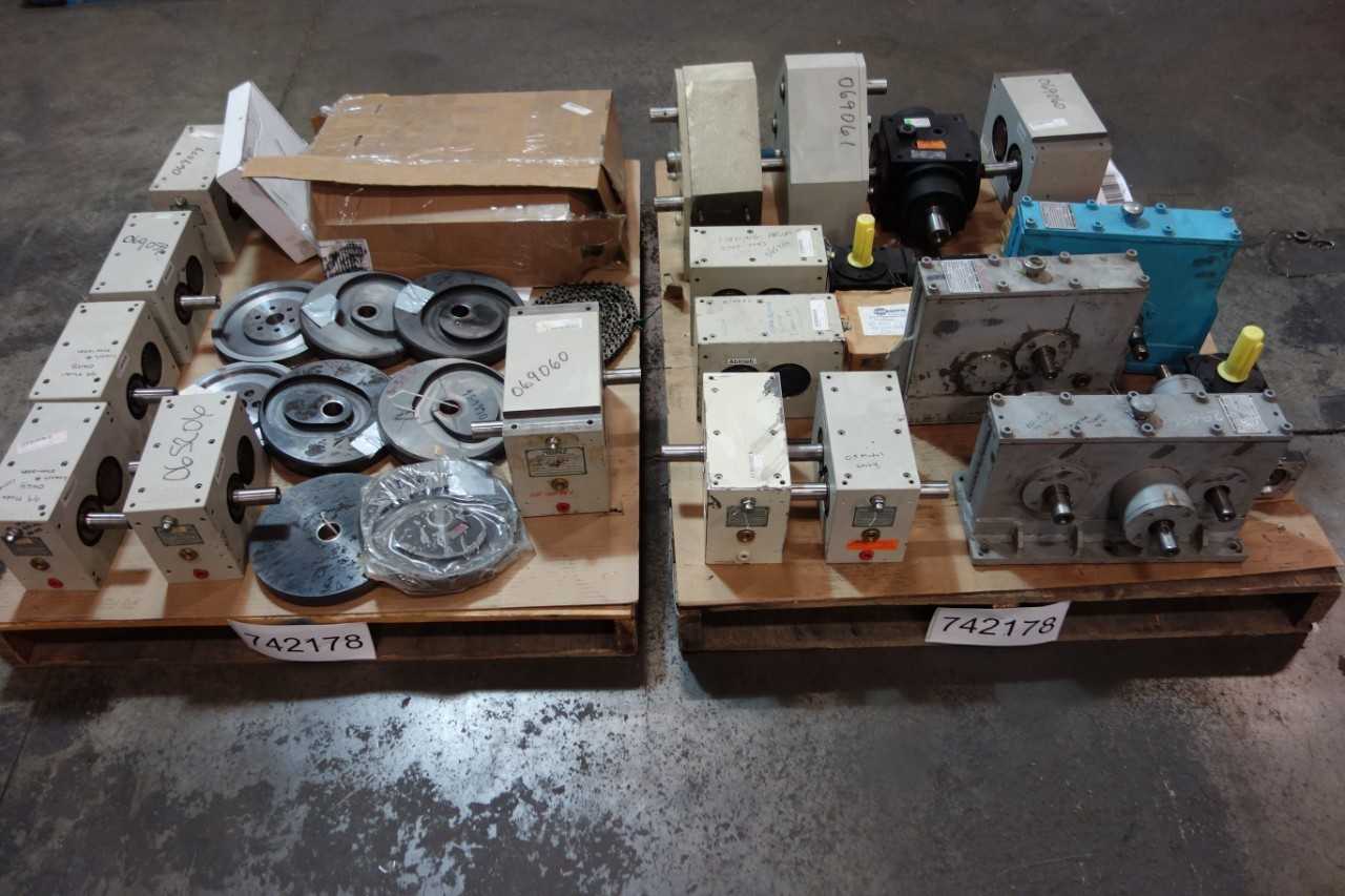 2 PALLETS OF ASSORTED ROLLER CHAINS, GEAR REDUCERS, ENCLOSED GEAR DRIVES, POWER TRANS PARTS AND ACCESSORIES- HEINZ AUTOMATIONS, TSUBAKI, KACHELMANN - GEAR REDUCERS 2 PALLETS OF ASSORTED ROLLER CHAINS, GEAR REDUCERS, ENCLOSED GEAR DRIVES, POWER TRANS PARTS AND ACCESSORIES- HEINZ AUTOMATIONS, TSUBAKI, KACHELMANN - GEAR REDUCERS