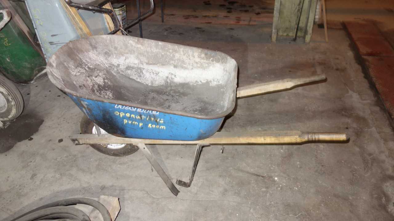 LOT OF 4 ASSORTED WHEELBARROW - MANUAL PALLET JACKS