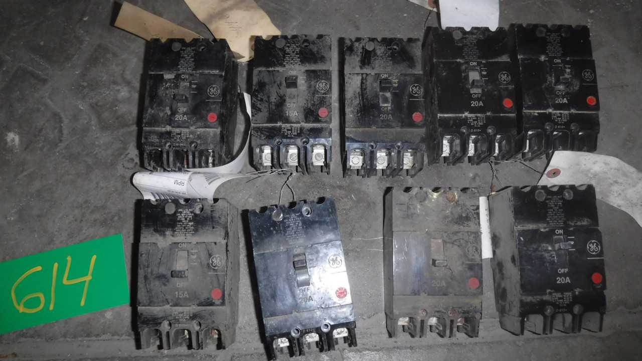 Lot of Nine 15 and 20 Amp GE Circuit Breakers - CIRCUIT BREAKERS
