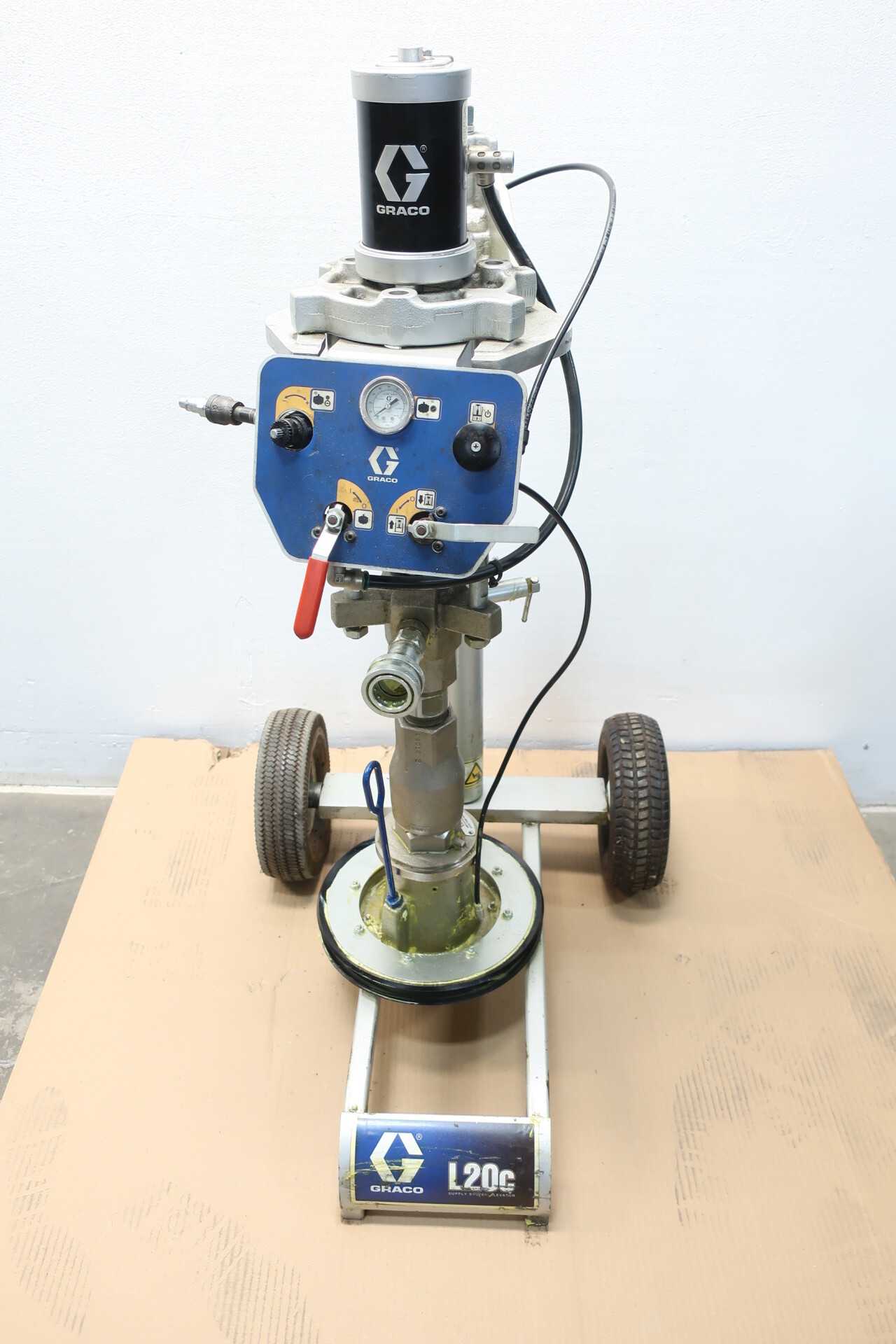 GRACO L20C 5:1 CART MOUNTED SUPPLY UNIT - ROLLING CARTS GRACO L20C 5:1 CART MOUNTED SUPPLY UNIT - ROLLING CARTS