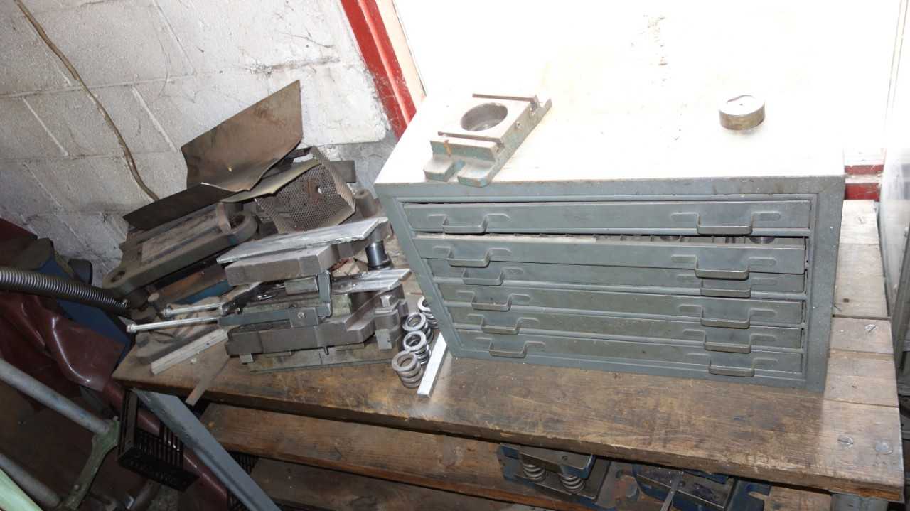 WORK TABLE WITH CONTENTS, ASSORTED METALWORKING TOOLS, PUNCHES, DIES, VISES