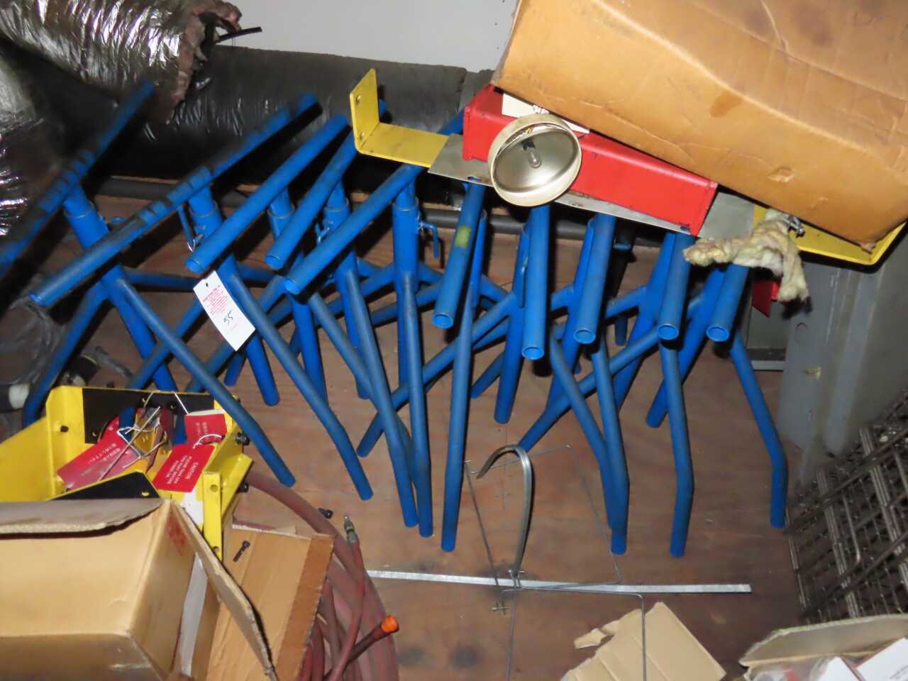 Metal Stands (lot) - MATERIAL HANDLING