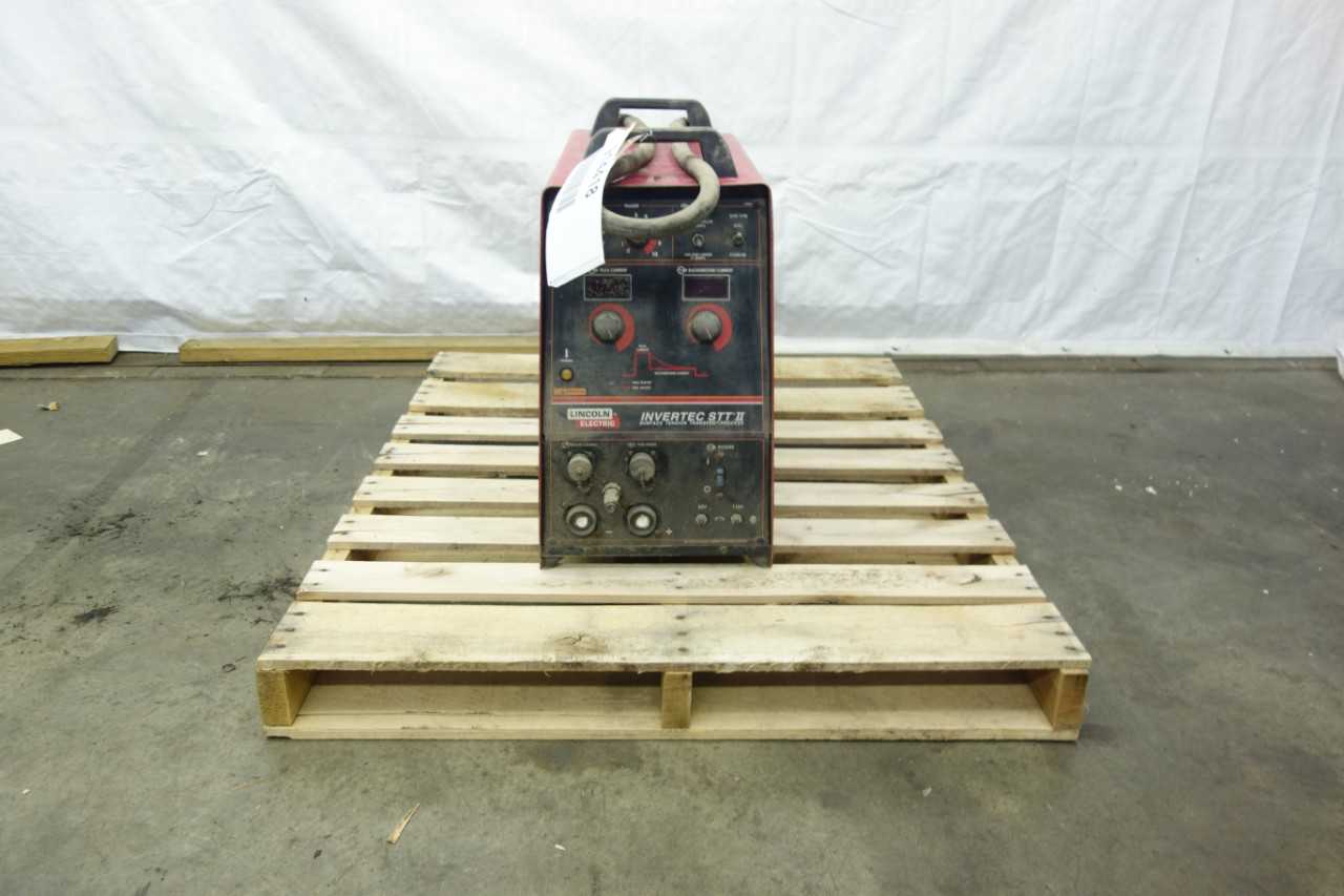 LINCOLN ELECTRIC INVERTEC STT II SURFACE TENSION TRANSFER WELDER - WELDING EQUIPMENT