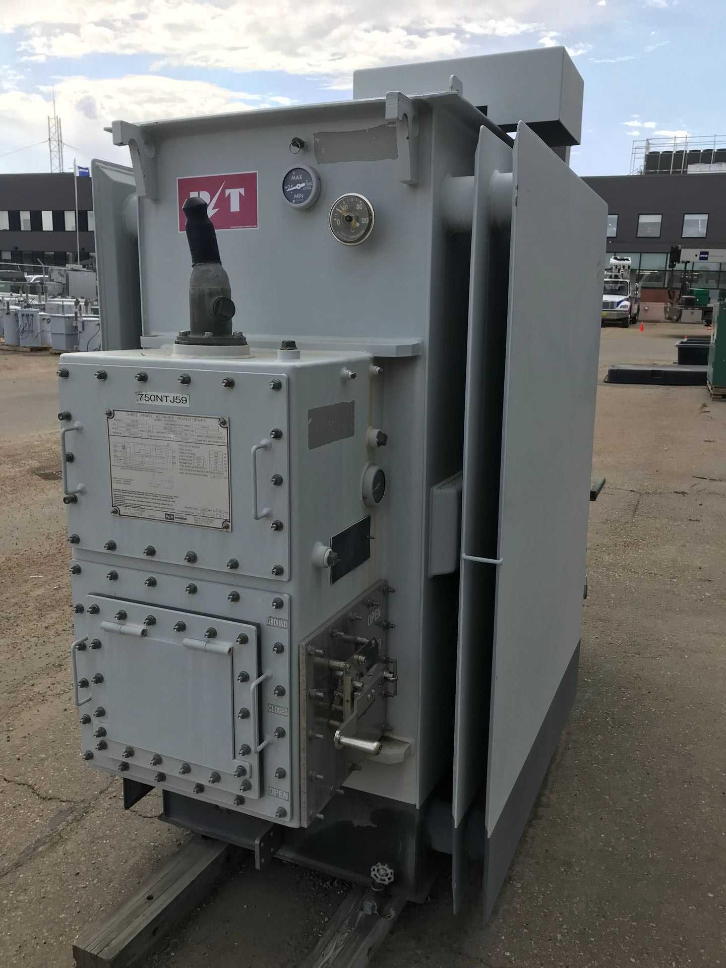 2011 Pioneer 750KVA Network Transformer - CONTROL TRANSFORMERS