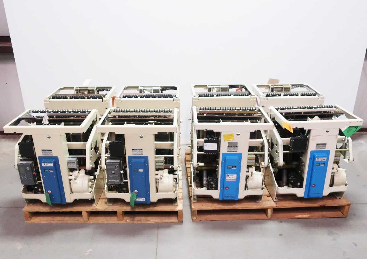 LOT OF 8 GE AK-50 LOW VOLTAGE POWER CIRCUIT BREAKERS 1600A - CIRCUIT BREAKERS