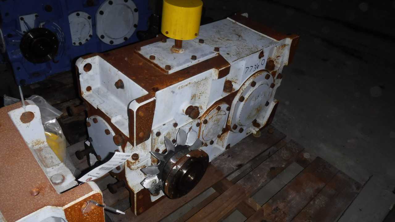 100 HP Sumitomo Gear Reducer Model PDH9065P3-RLF-45 - GEAR REDUCERS