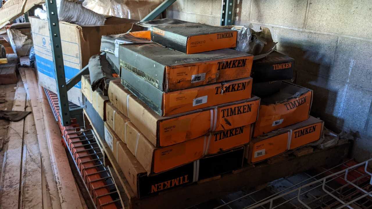 Lot of Timken Roller bearings M249710-20000 - BEARINGS