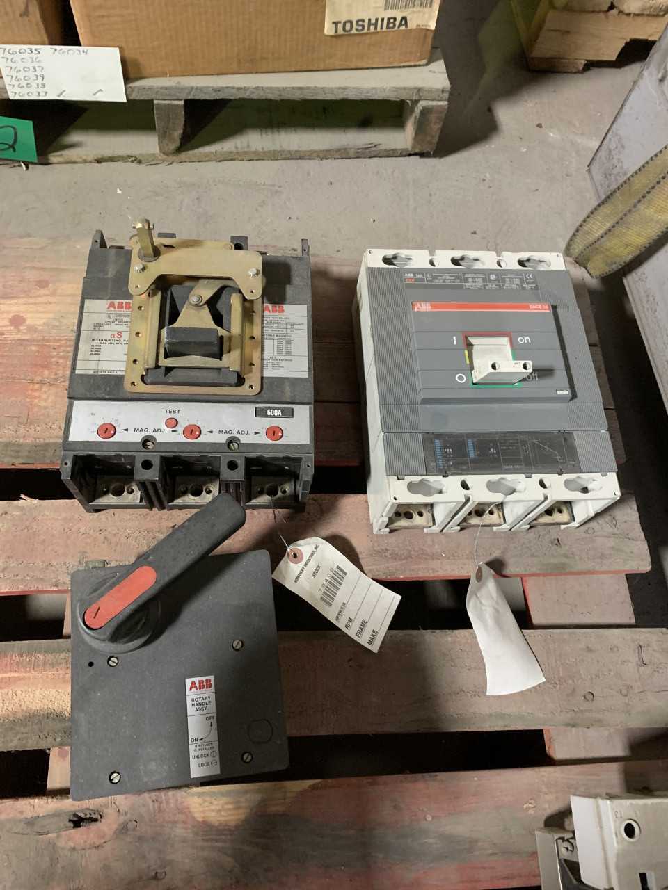 Two 600 Amp ABB Circuit Breakers - CIRCUIT BREAKERS