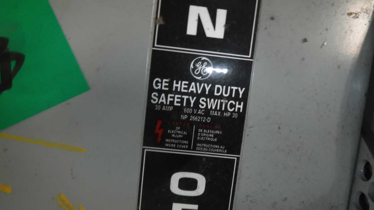 Lot of Five 30 Amp Safety Switches - SAFETY EQUIPMENT