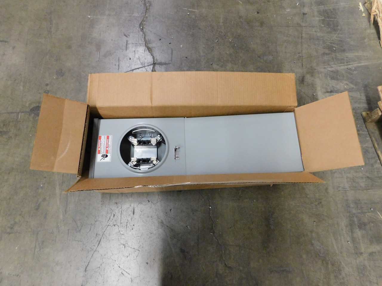 Lot of 1 Power Outlet Panel - ELECTRICAL COMPONENTS