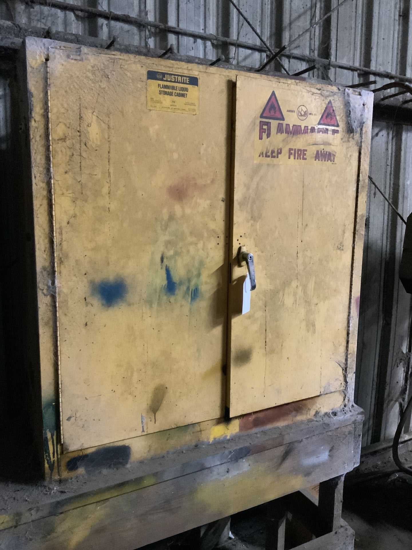 JUSTRITE FLAMMABLE STORAGE CABINET - TOOL STORAGE