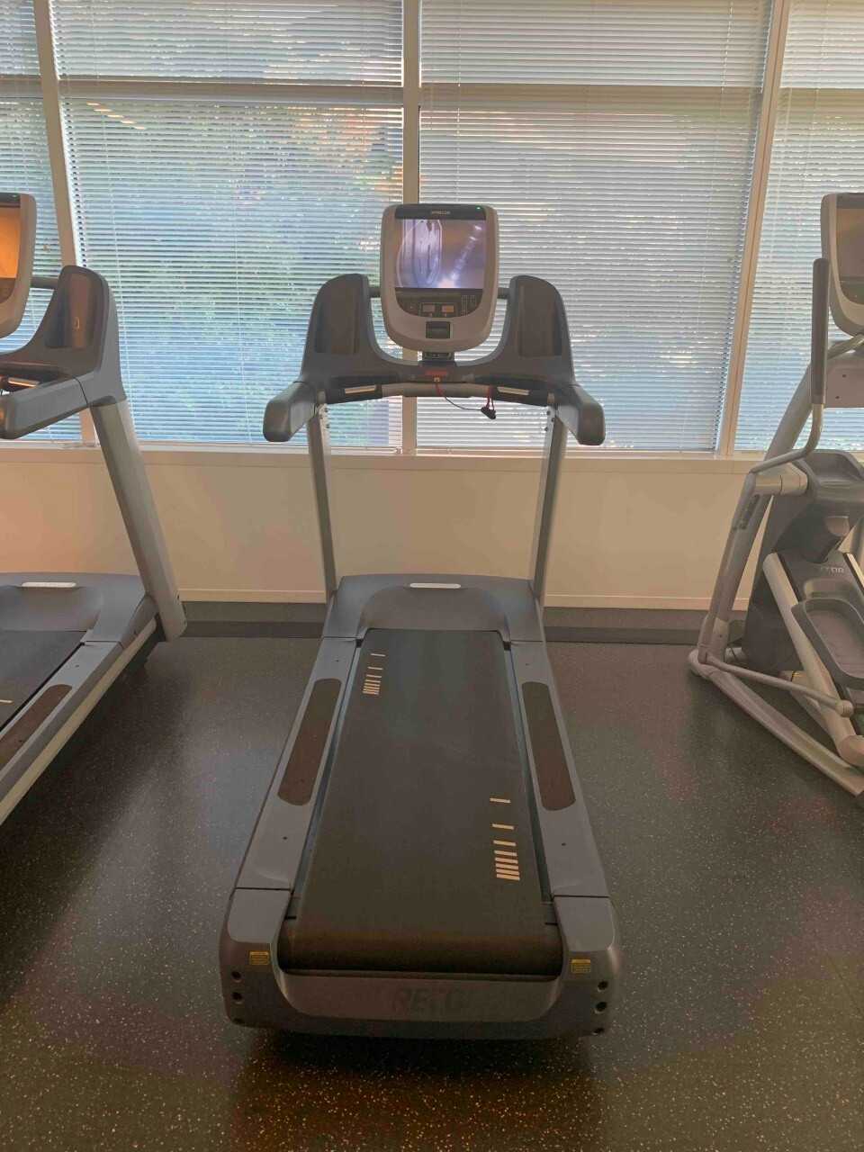 Precor TRM 885 (2599544) Arlington - MISCELLANEOUS Precor TRM 885 (2599544) Arlington - MISCELLANEOUS