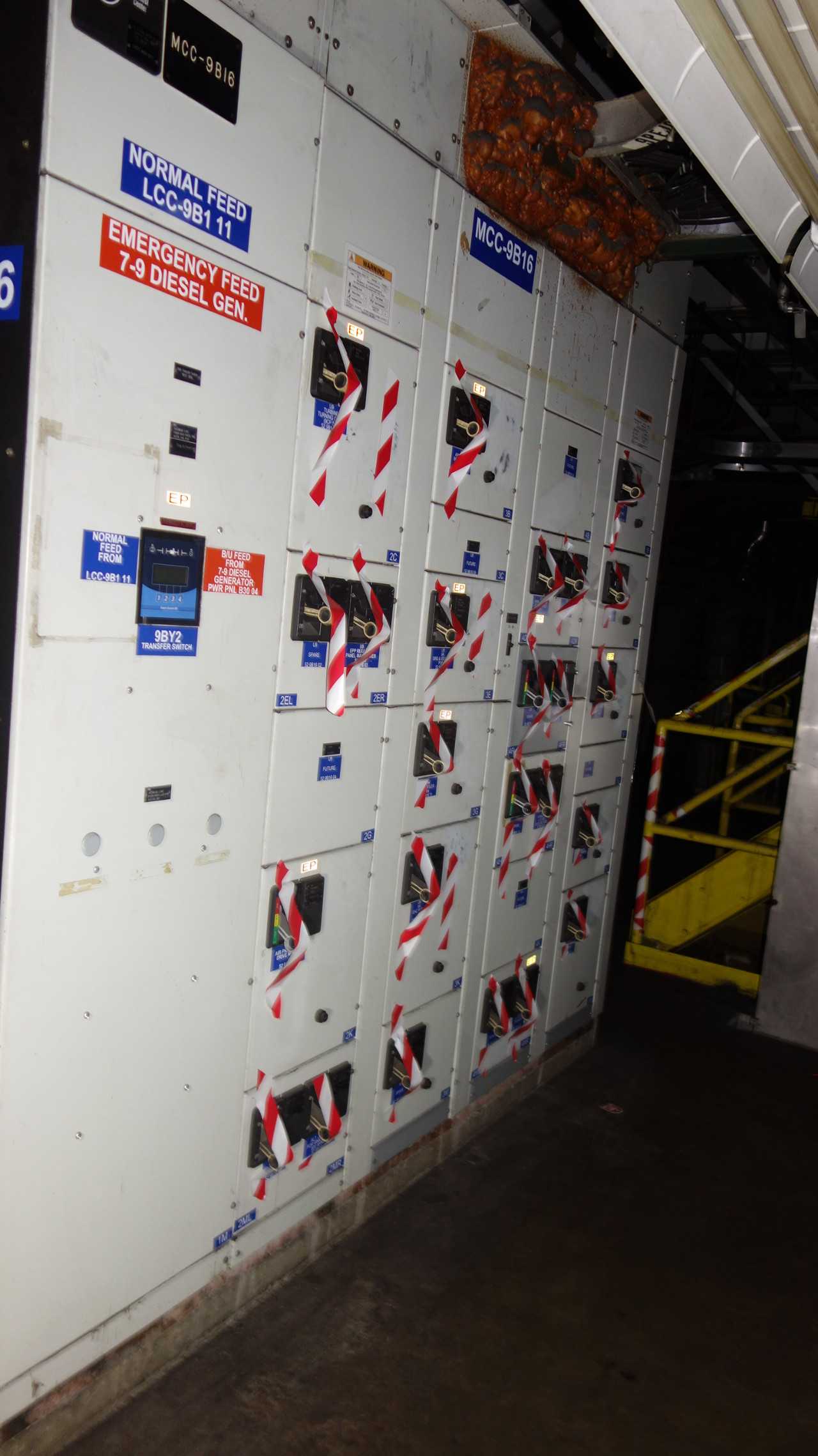 X7 VERTICAL SECTIONS OF WESTINGHOUSE MCC BUCKETS - MOTOR CONTROL CENTERS