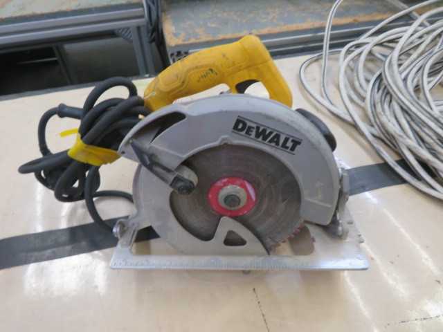 Dewalt Saw - MISCELLANEOUS