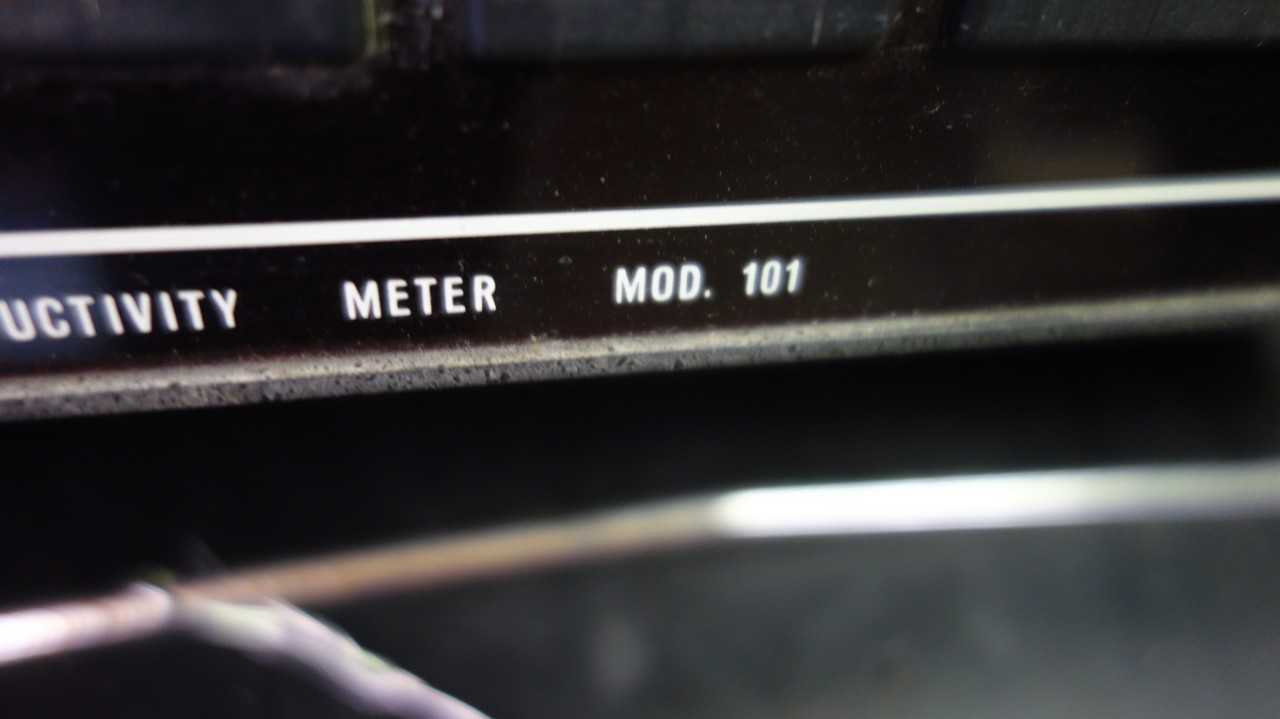 LOT OF 2 ASSORTED ORION METER, 101 CONDUCTIVITY METER - LAB & SCIENTIFIC