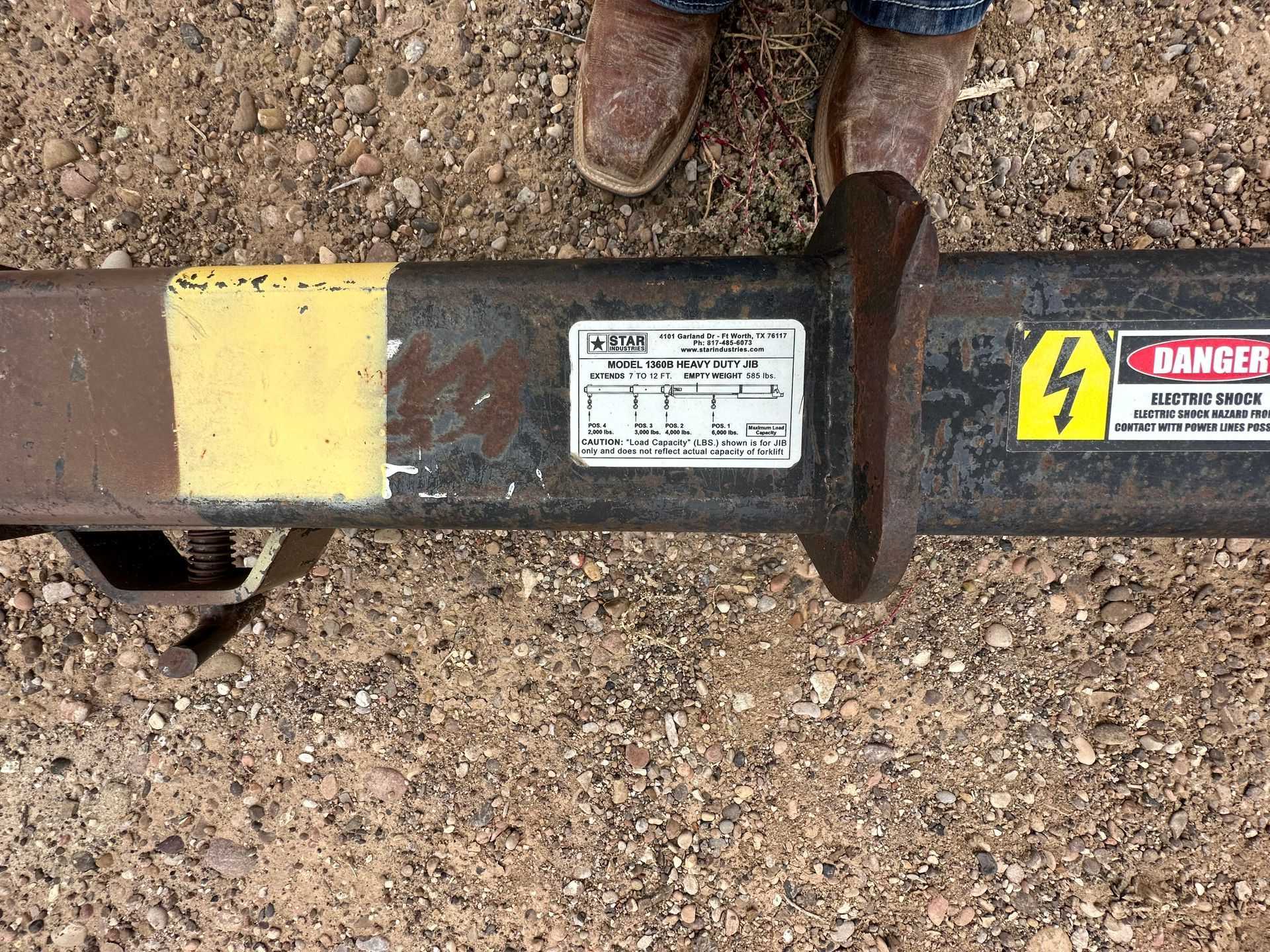 6000-LB CAPACITY FORKLIFT JIB - MANUAL PALLET JACKS