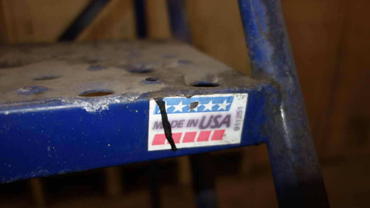 4 STEP 3 FT ROLLING LADDER - PLANT & FACILITY