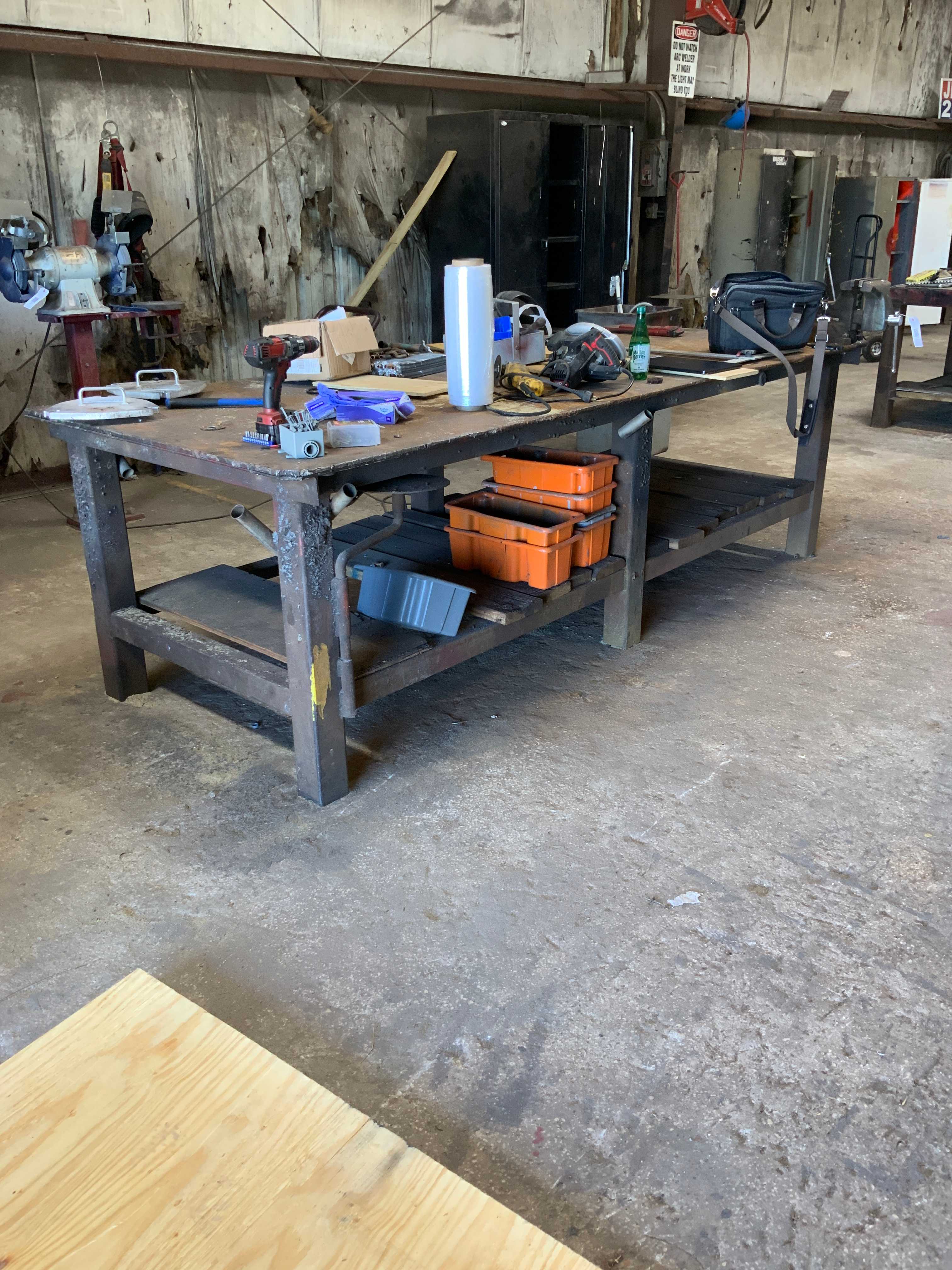 STEEL TABLE WITH VISE - MATERIAL HANDLING