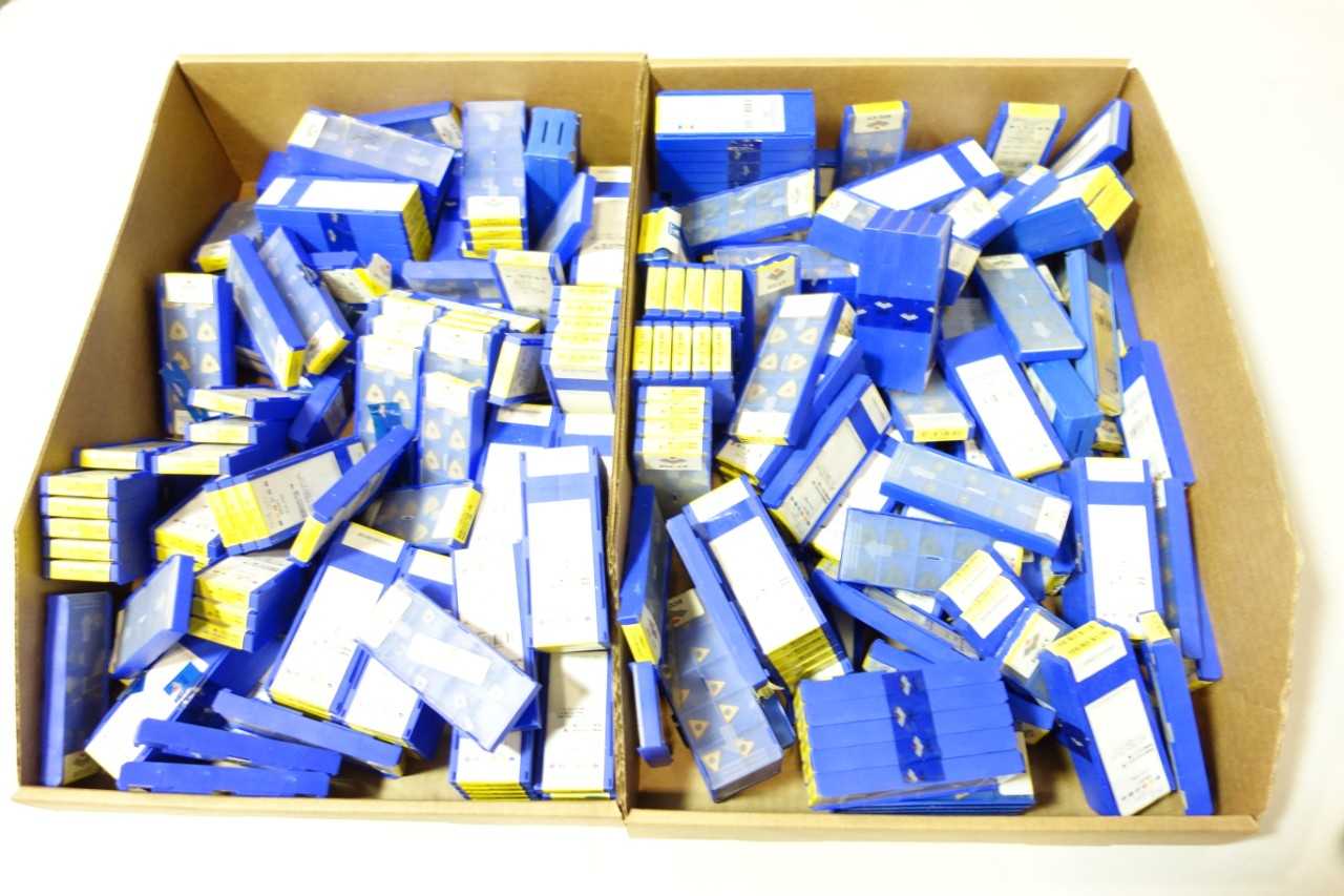 LOT OF ASSORTED TOOLING CARBIDE INSERTS - ZHUZHOU - TOOL HOLDERS