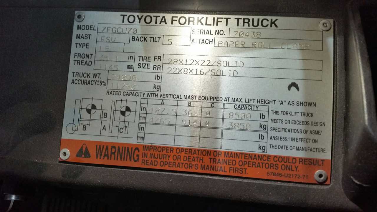 2010 Toyota 7FGCV70 LP sitdown counterbalance with 60" roll clamp, St. Louis, MO - FORKLIFTS