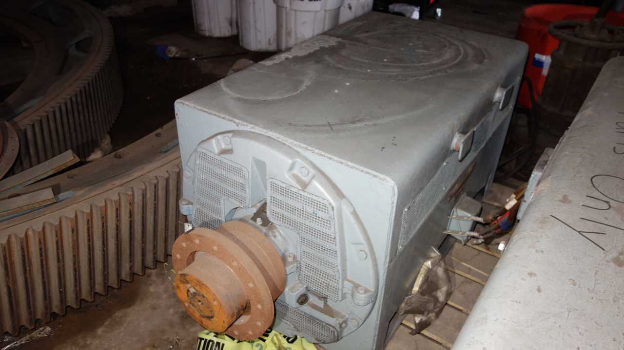 WESTINGHOUSE HSDP 600HP MOTOR 2300V 8210S 887RPM - ELECTRIC MOTORS