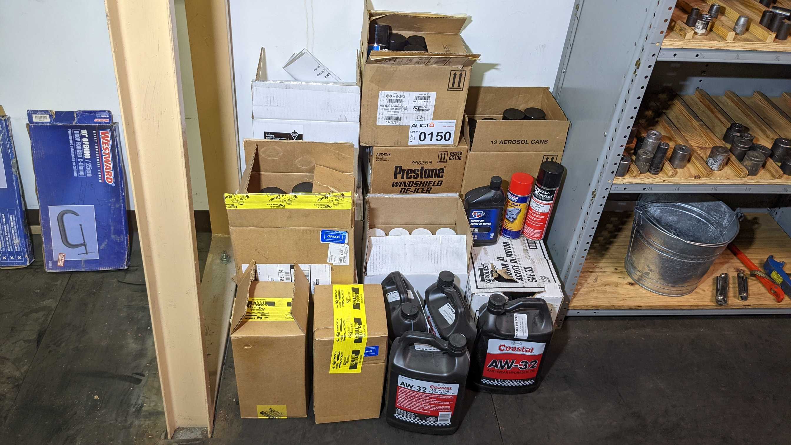 LOT OF VARIOUS LIQUID BOTTLES, AEROSOL CANS - PALLET JACKS
