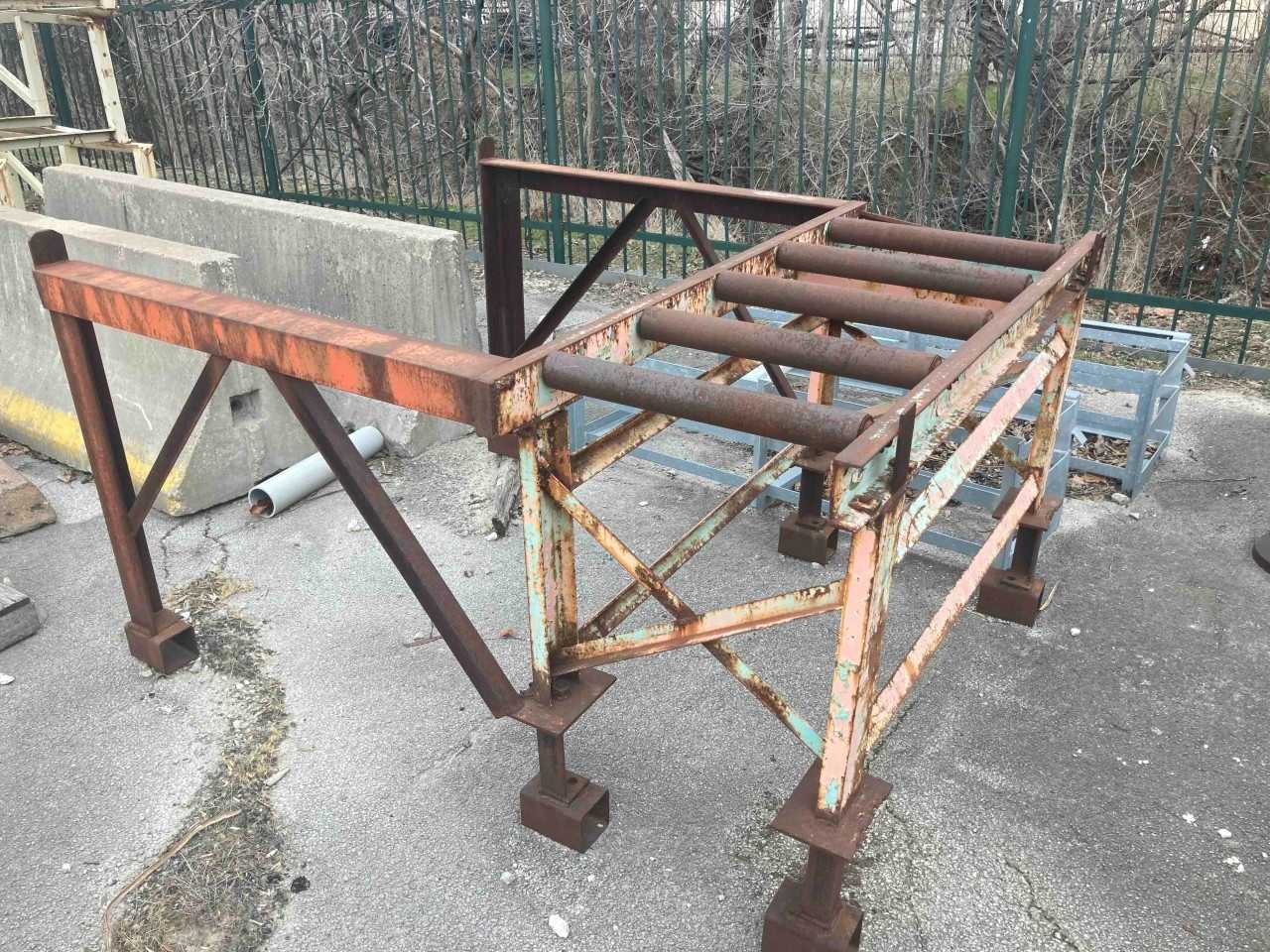 2 rolling tables - MATERIAL HANDLING