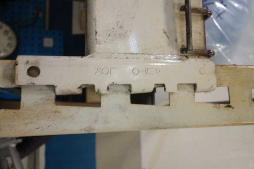 Pallet racking/workbench with 8" bench vise, cabinets - PALLET RACKING