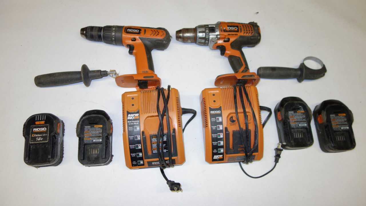 LOT OF 2 ASSORTED RIDGID 1/2 IN 18V CORDLESS DRILLS W/ CHARGER BATTERY, R840011, R861150 - ELECTRIC POWER TOOLS
