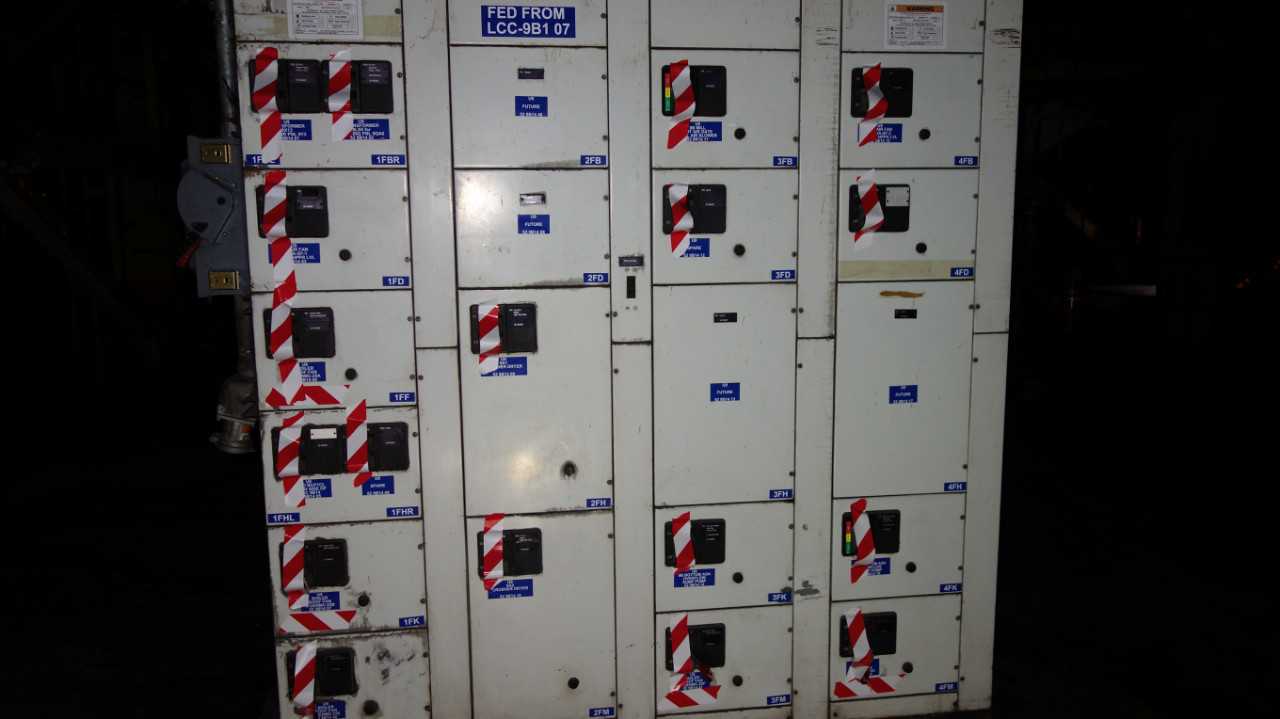 X4 VERTICAL SECTIONS OF WESTINGHOUSE MCC BUCKETS - MOTOR CONTROL CENTERS