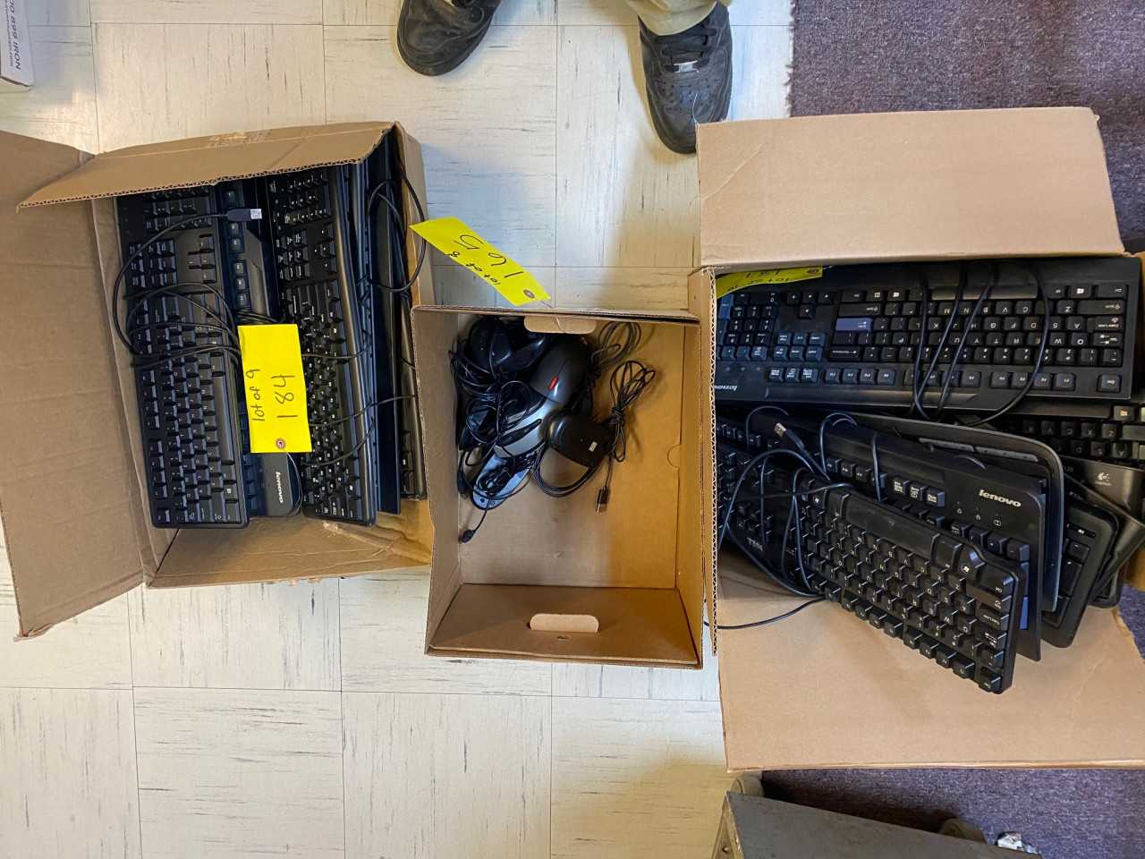 Lot of keyboards and mouses - ELECTRICAL COMPONENTS