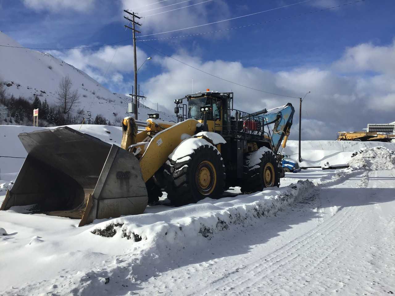 Komatsu WA900 Loader - WHEEL LOADERS