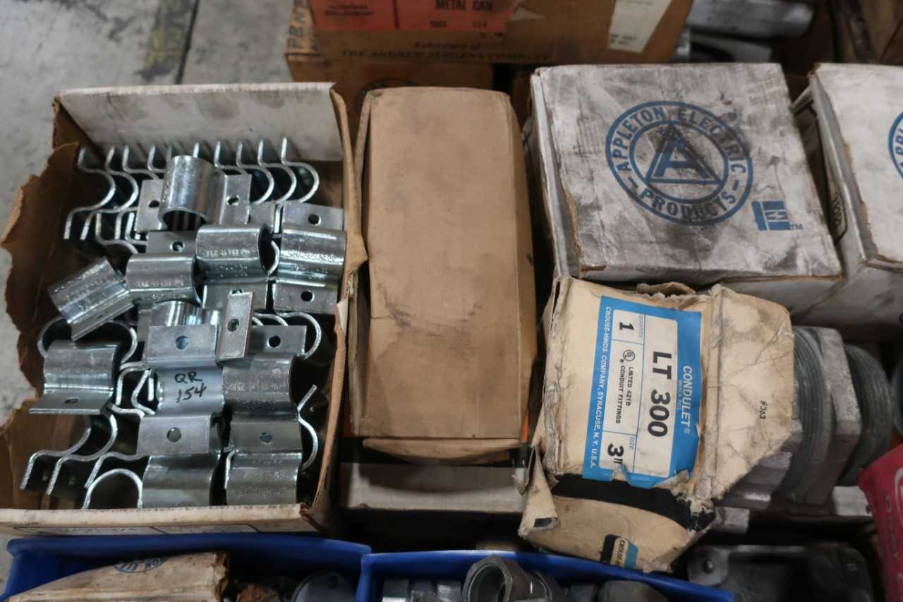 8 PALLETS OF ASSORTED CONDUIT APPLETON GEONEY CROUSE HINDS THMAOS BETTS - CONDUIT FITTING