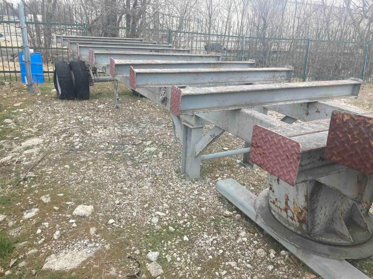 25' Trailer with Forklift Hitch - TRAILERS