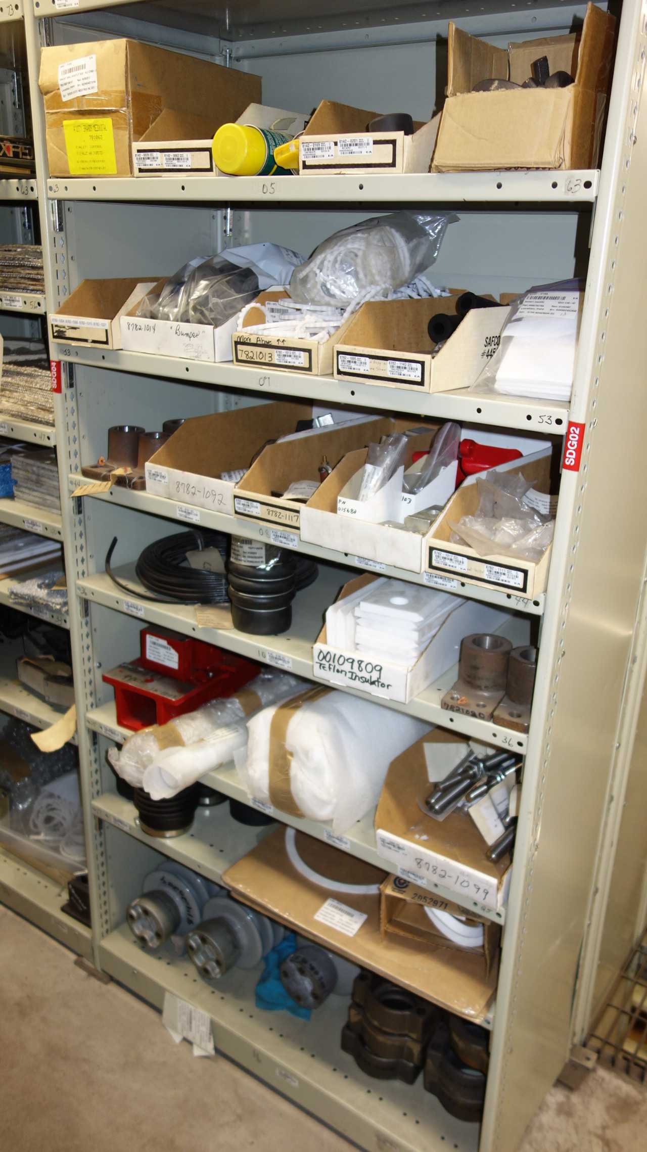 CONTENTS OF 4 SHELF COLUMNS, PUMP PARTS - PUMPS