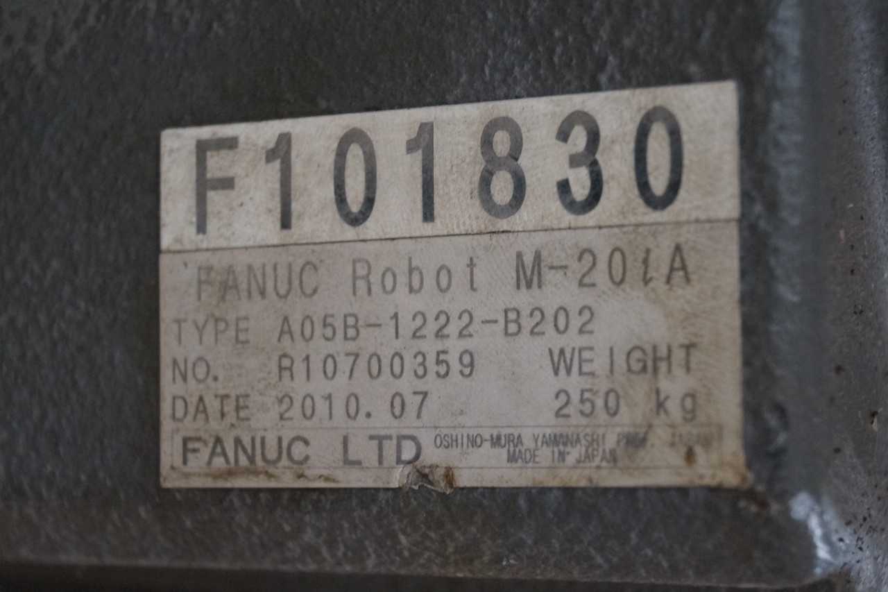 Fanuc M-20iA/20 Robot Arm - INDUSTRIAL ROBOTS