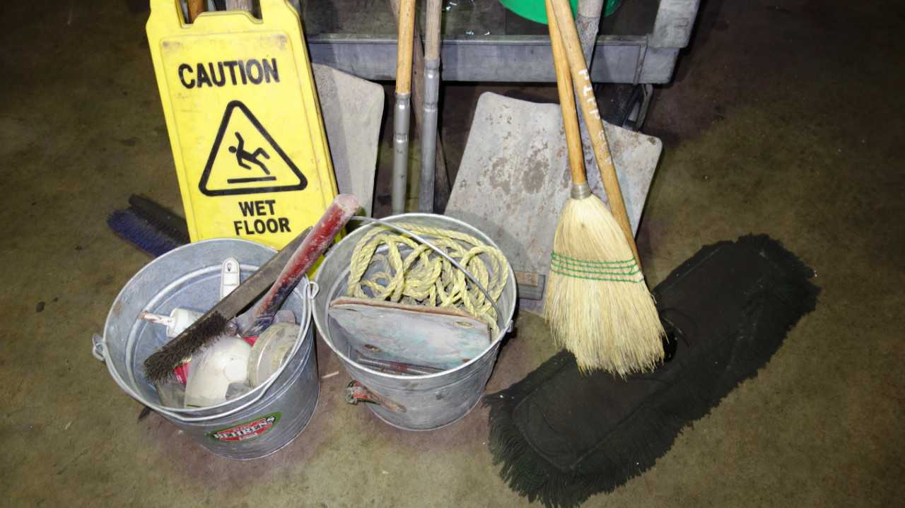 LOT OF ASSORTED BROOMS, SHOVELS, CLEANING SUPPLIES - PLANT & FACILITY