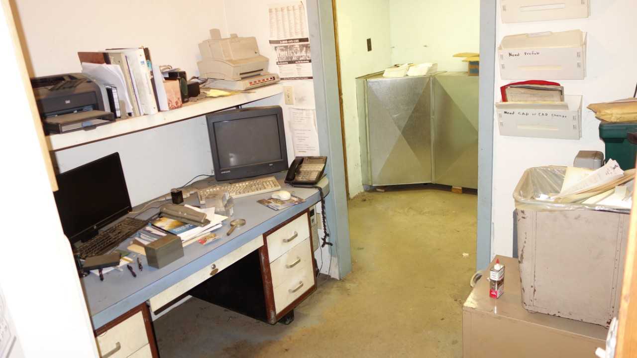 CONTENTS OF ROOM, DESK AND 2 CABINETS (DOES NOT INCLUDED COMPUTERS, PRINTERS) - PLANT & FACILITY