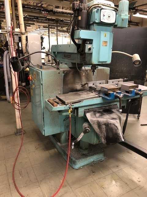 Hurco KM3P CNC Milling Machine - CNC MACHINING CENTERS