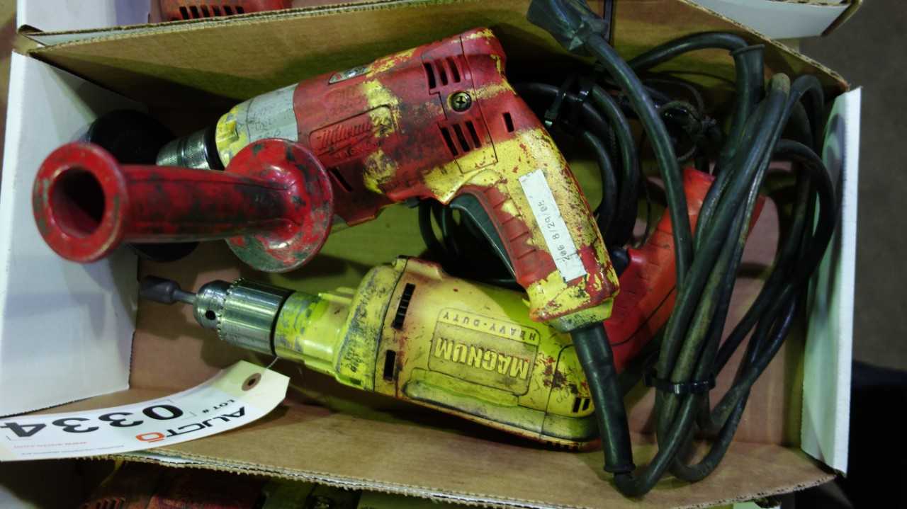 LOT OF 2 MILWAUKEE MAGNUM 3/8IN DRILL - ELECTRIC POWER TOOLS