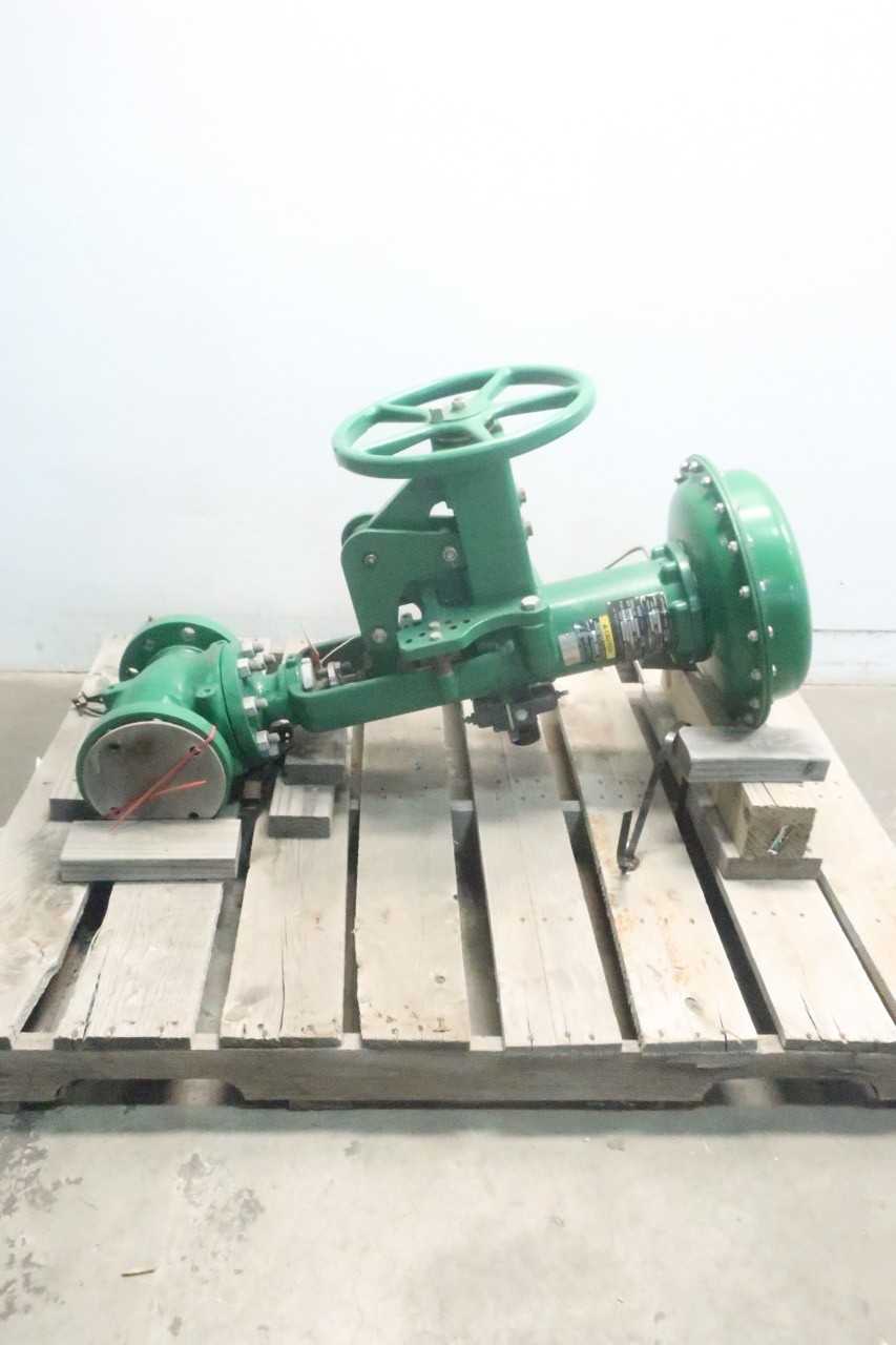 FISHER TYPE ET SIZE 45I 667 300 STEEL FLANGED 3IN CONTROL VALVE - CONTROL VALVE